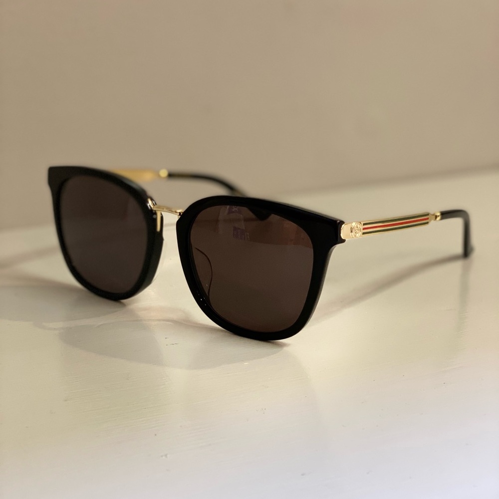 NEW✨ Gucci sunglasses 😎 - Picture 5 of 12